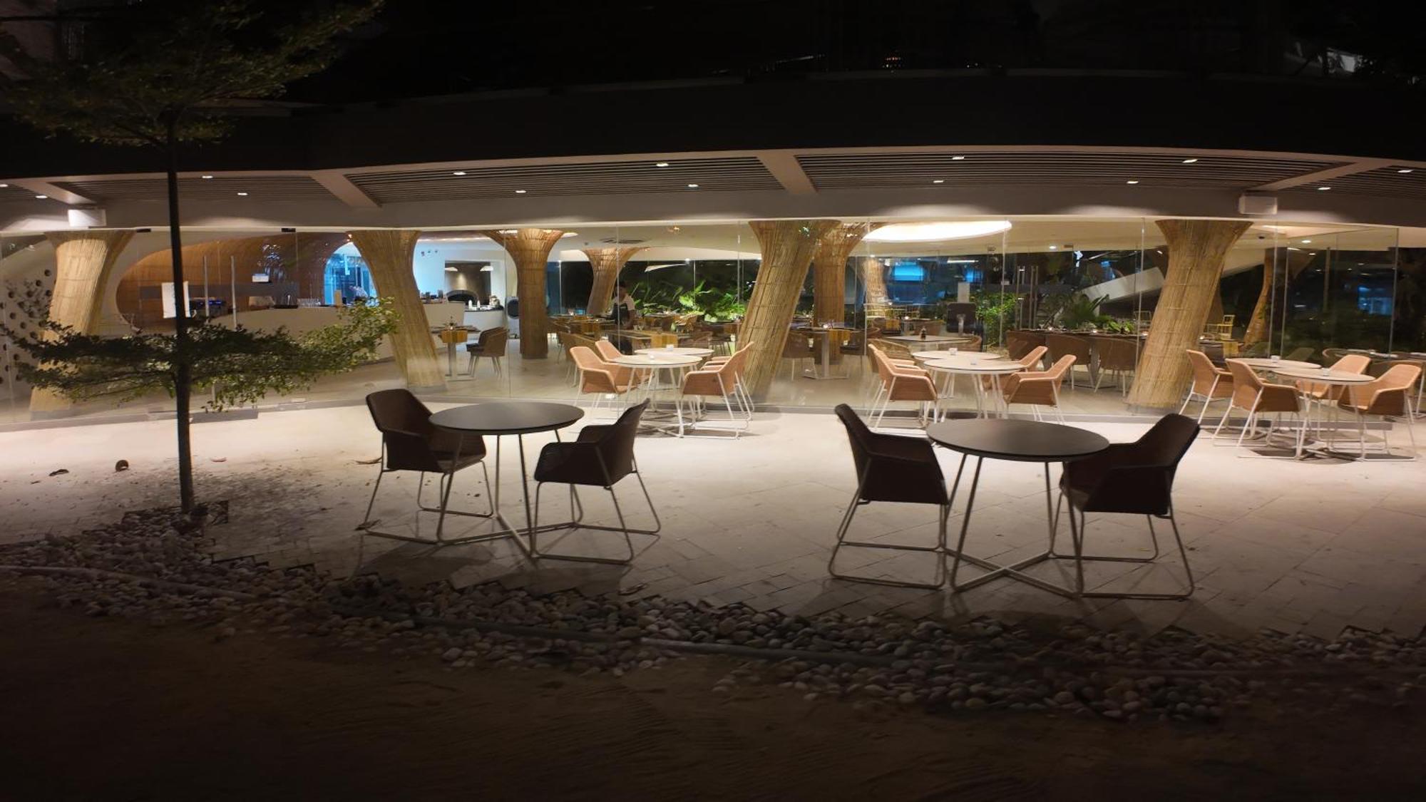 Dominiks Stylish Resort Gem Ocean View Pool Queen Bed At Tambuli 8 Floor Fast Wifi Мактан Экстерьер фото