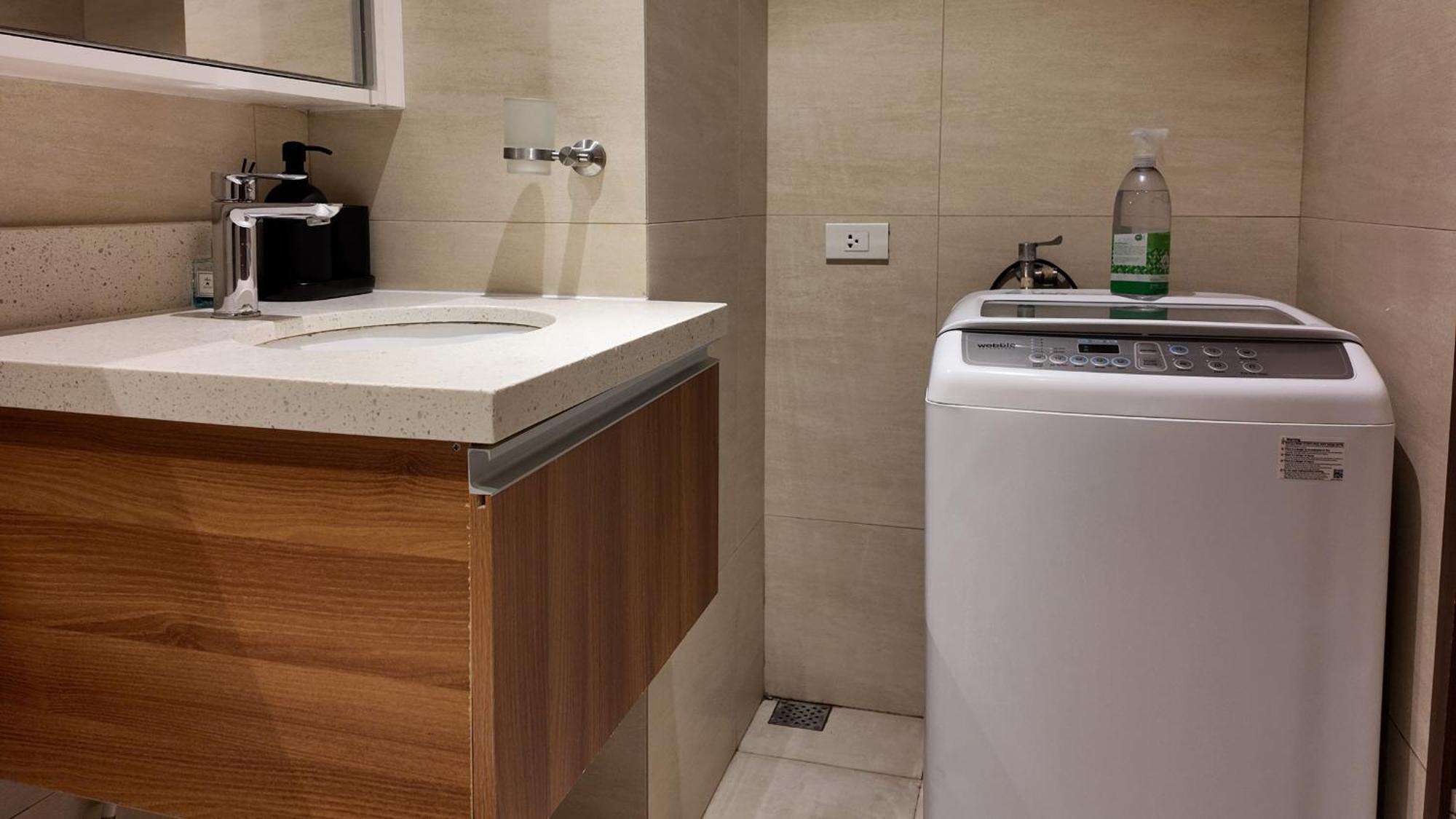Dominiks Stylish Resort Gem Ocean View Pool Queen Bed At Tambuli 8 Floor Fast Wifi Мактан Экстерьер фото
